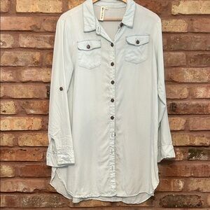 Vanilla Bay Light Blue Button-Up Top